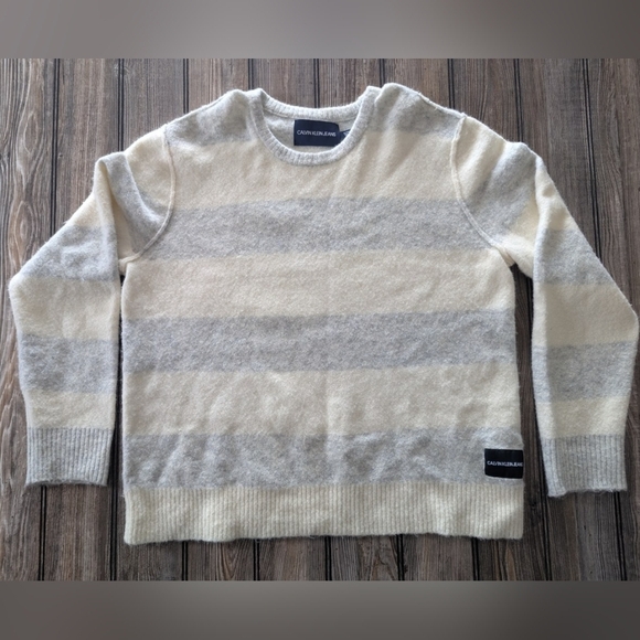 Calvin Klein XL fuzzy sweater in cream/gray excellent condition - Picture 1 of 9